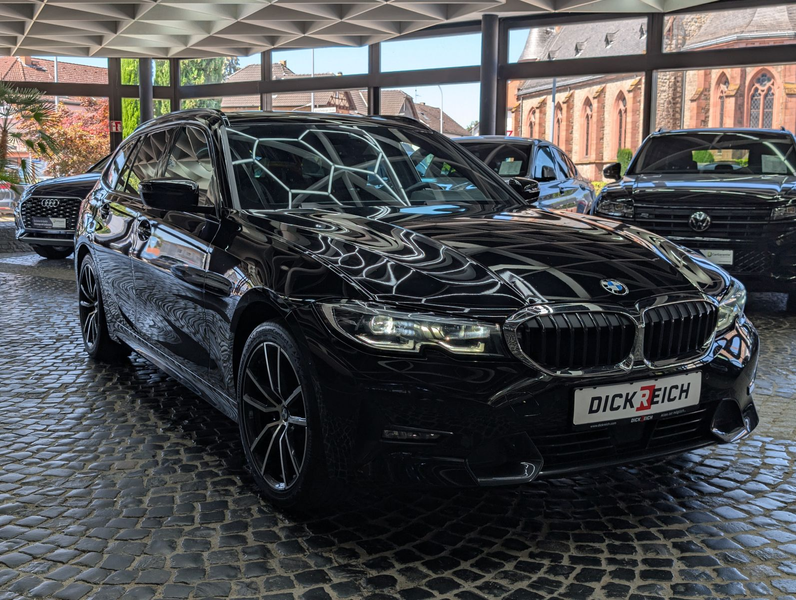 BMW 320 i Sport Line Shadow H&K PANO ACC LEDER KAM