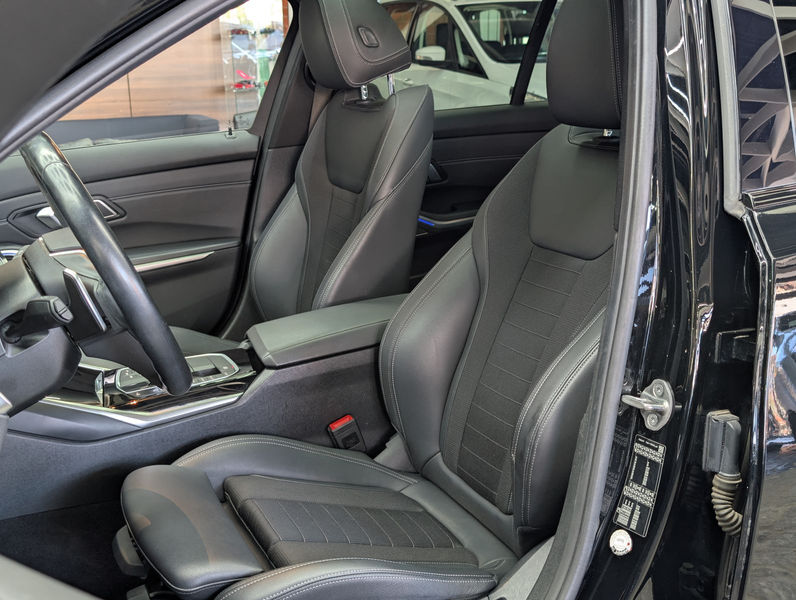 BMW 320 i Sport Line Shadow H&K PANO ACC LEDER KAM — photo 12