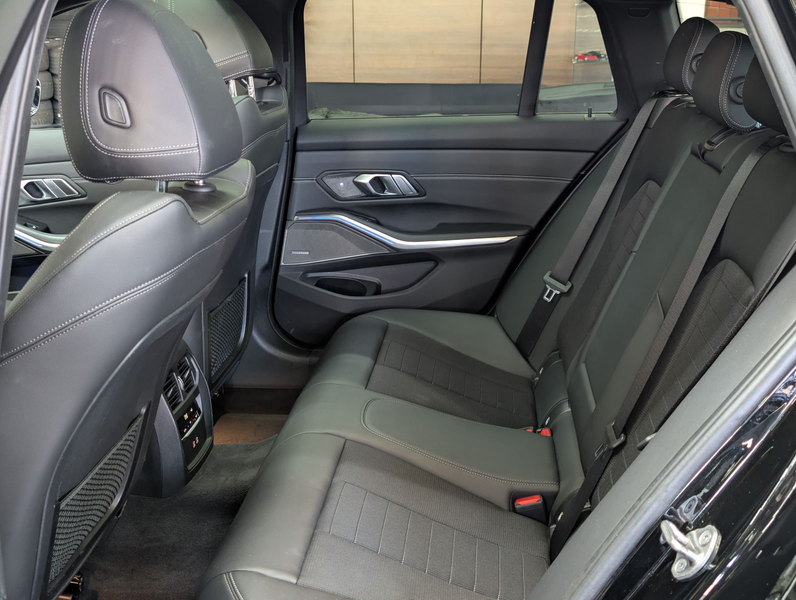 BMW 320 i Sport Line Shadow H&K PANO ACC LEDER KAM — photo 14