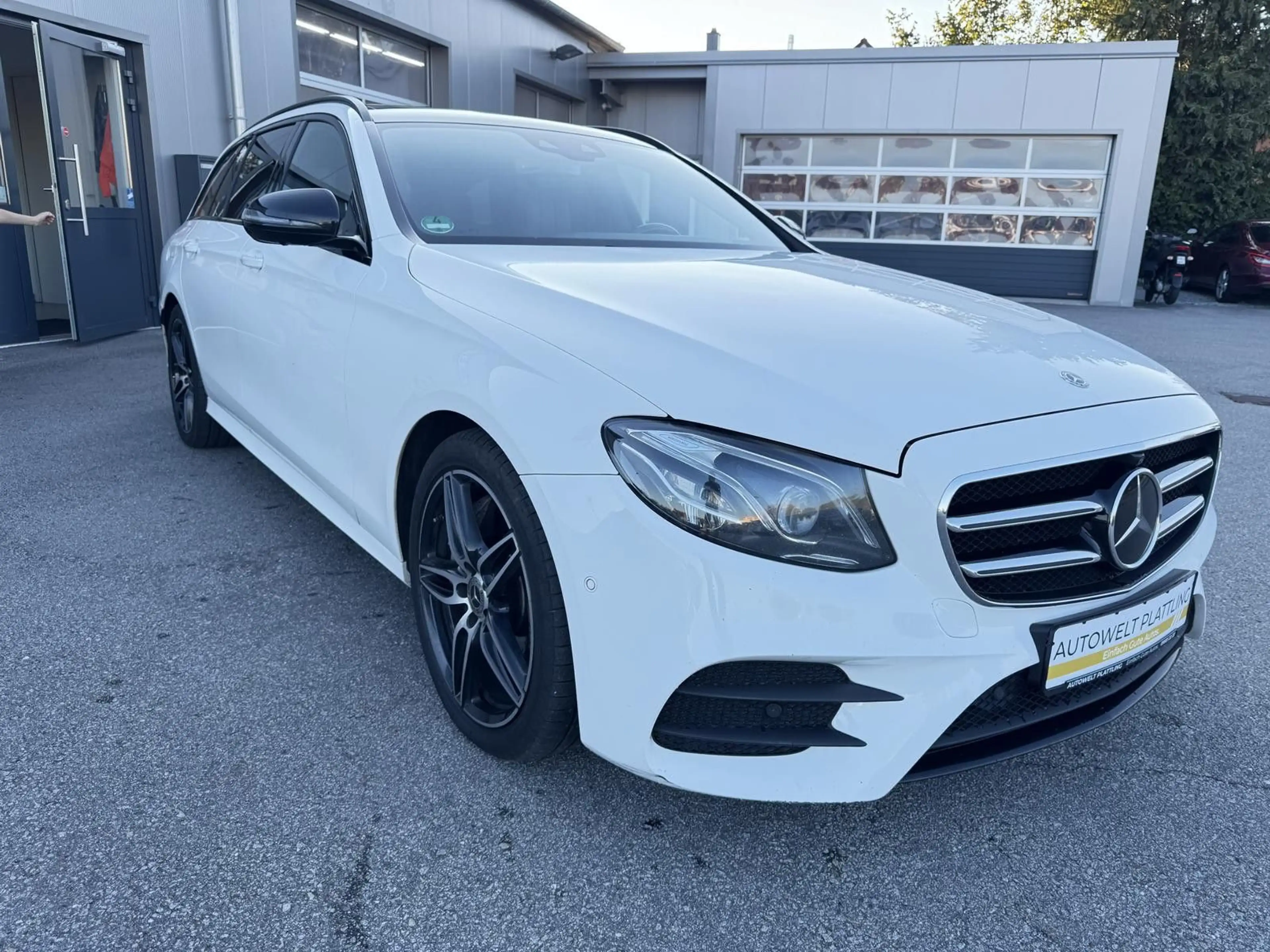 Mercedes-Benz E 400 d T-Modell 4Matic AMG Line — photo 9