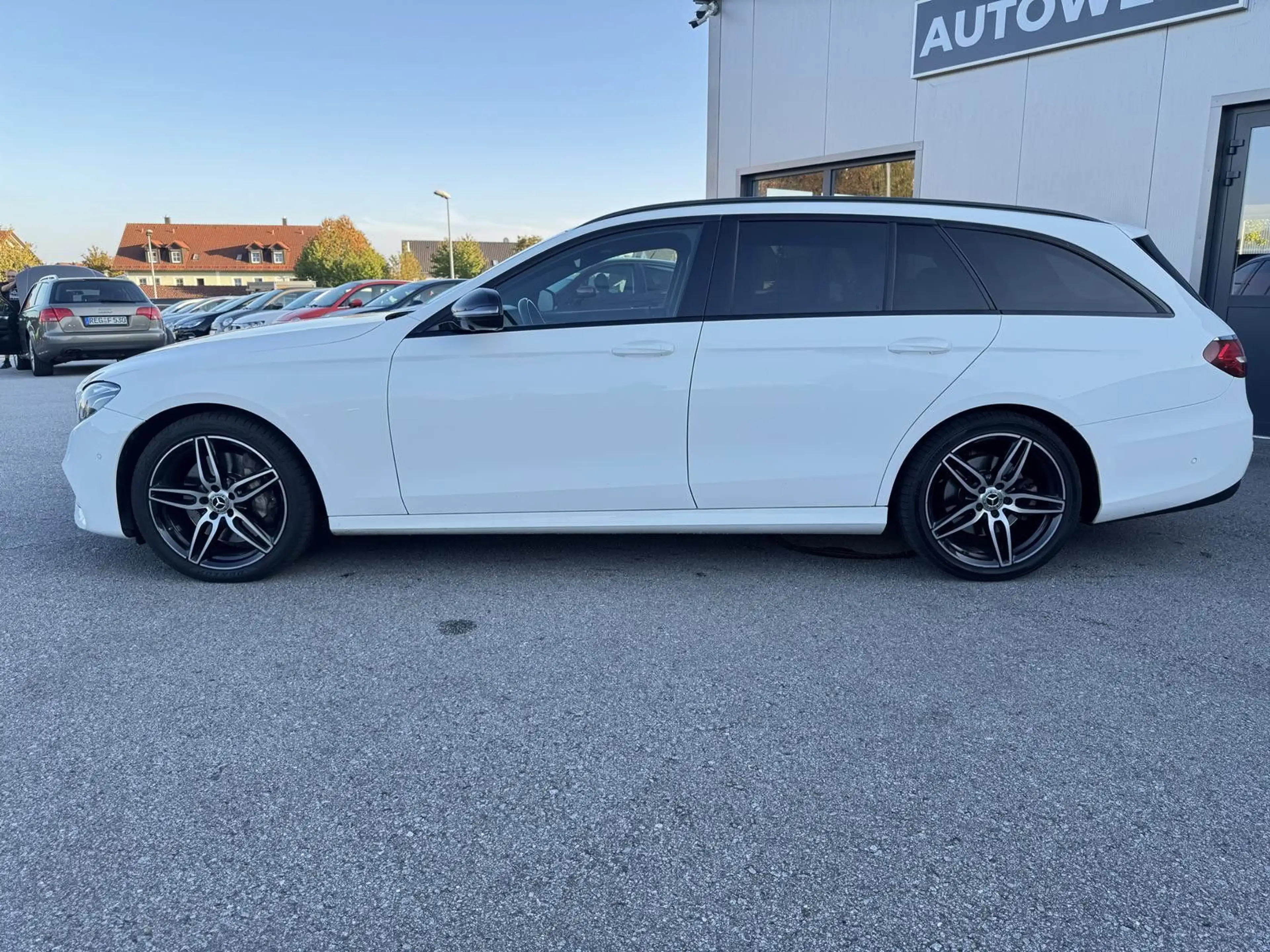 Mercedes-Benz E 400 d T-Modell 4Matic AMG Line — photo 2