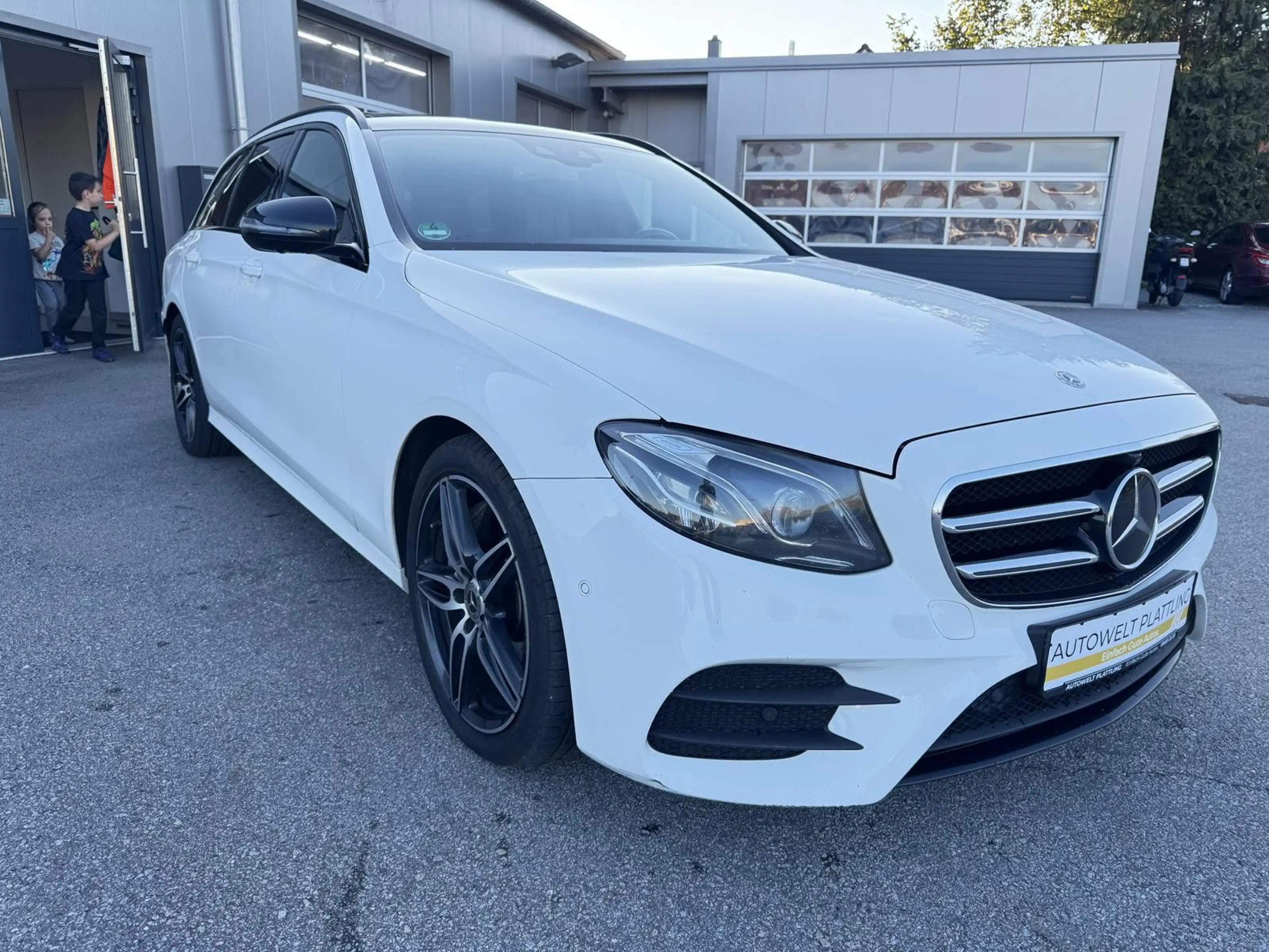 Mercedes-Benz E 400 d T-Modell 4Matic AMG Line — photo 7