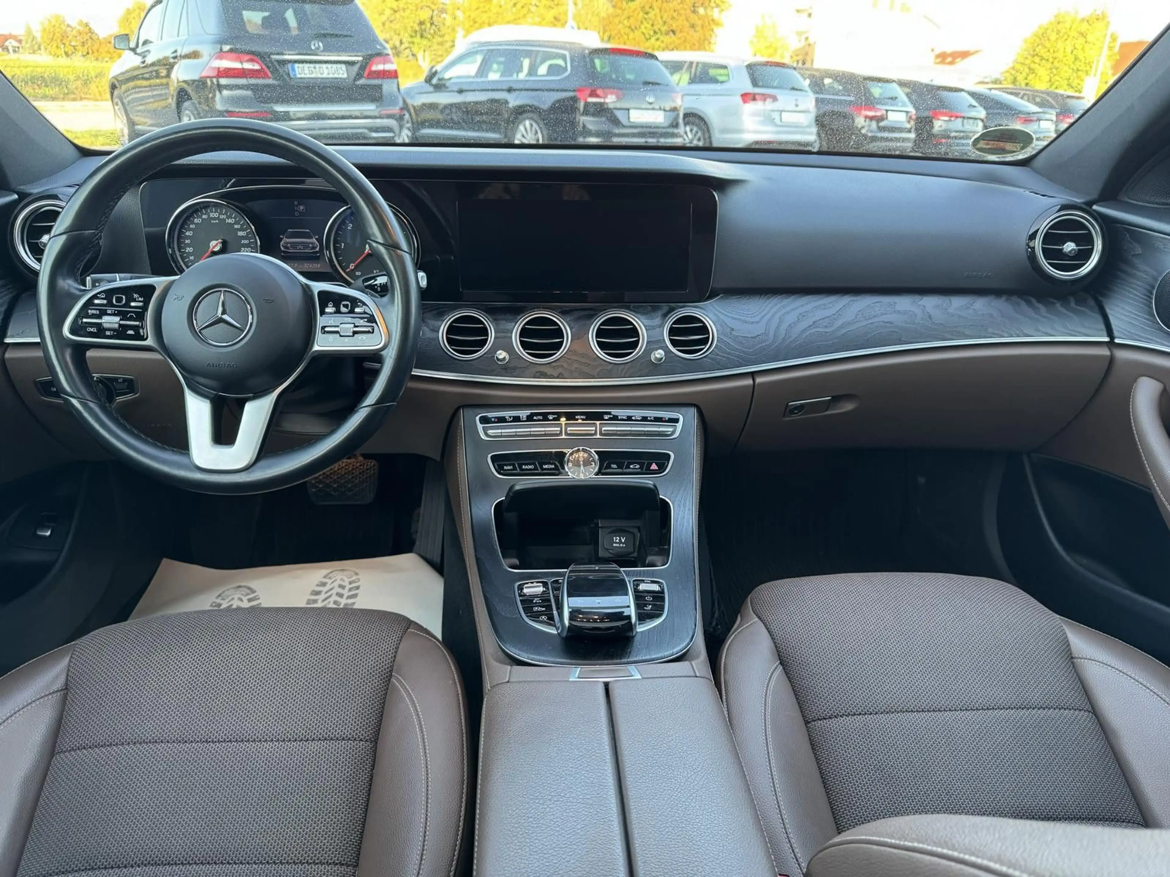 Mercedes-Benz E 400 d T-Modell 4Matic AMG Line — photo 5