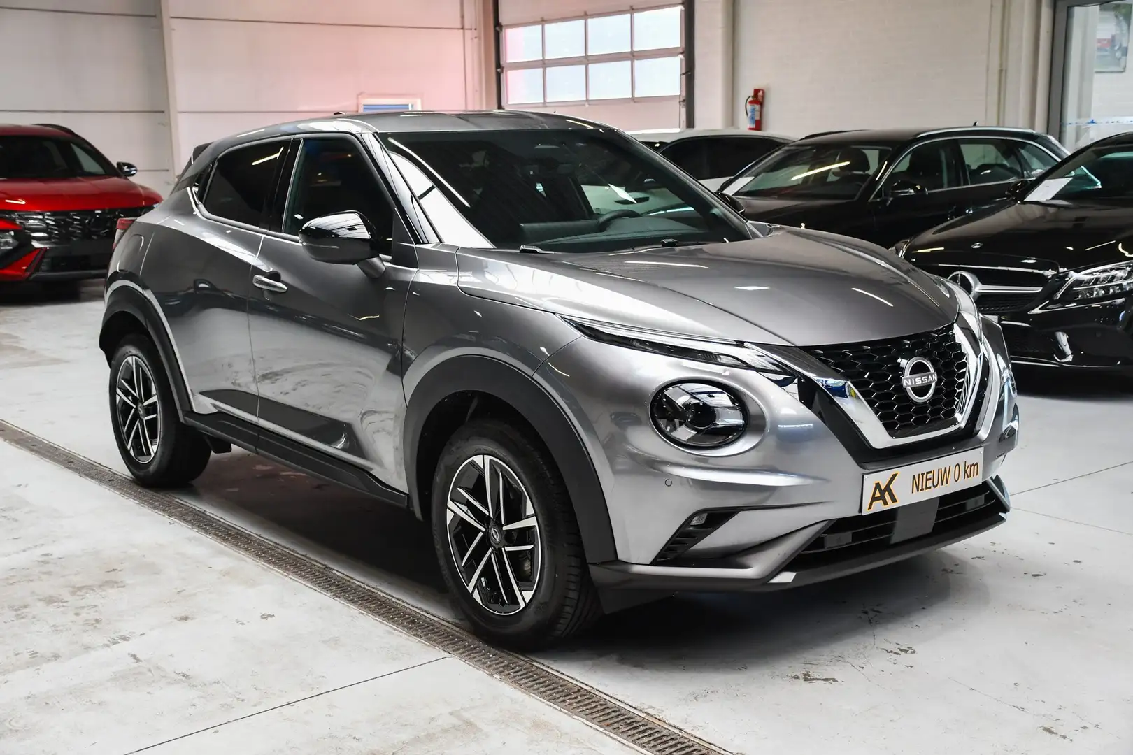 Nissan Juke 1.0 DIG-T N-Connecta DCT NIEUW - NAVI / CAMERA /CC Gris - 2