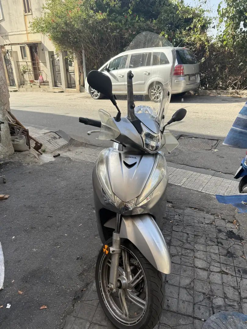 Honda SH 300 ABS - 1