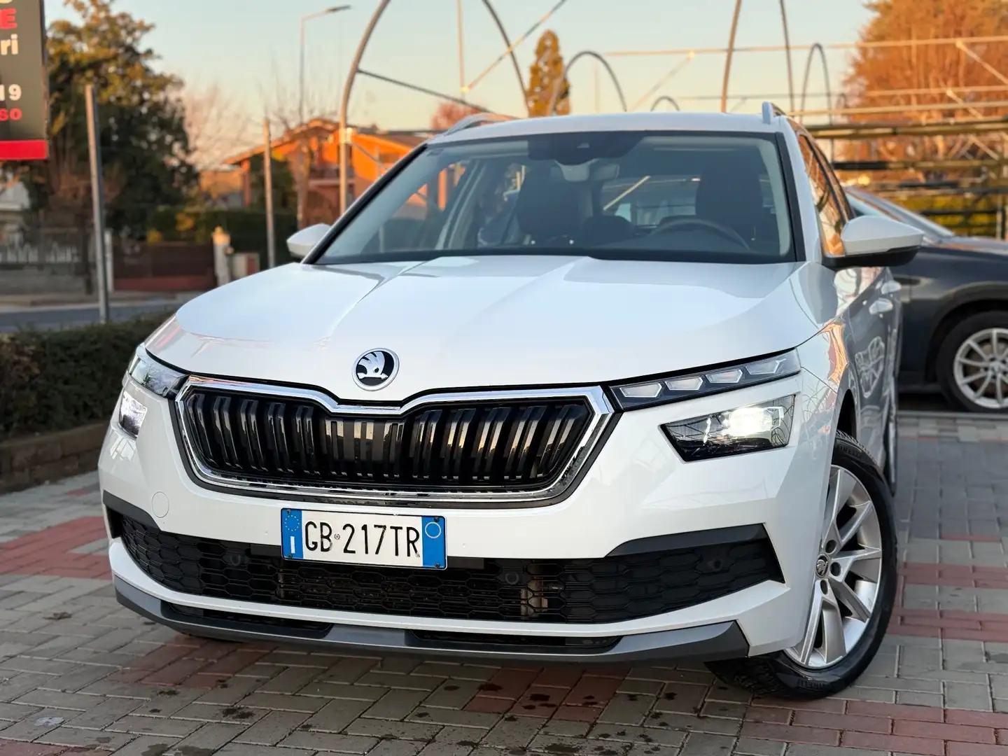 Skoda Kamiq Kamiq 1.6 TDI SCR Dark Shade White - 1