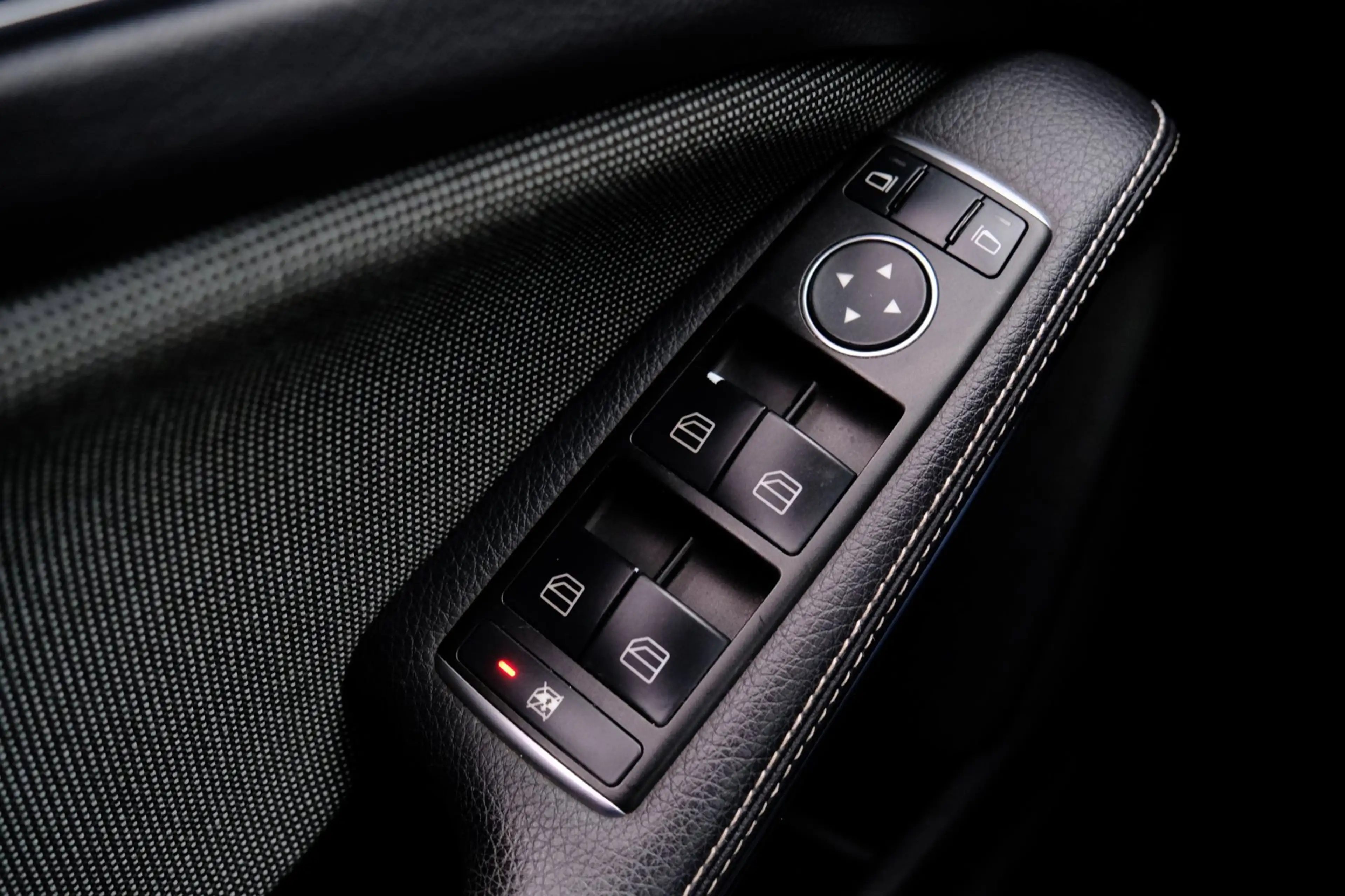 Mercedes-Benz A 180 PDC|Half Leder|Sportstoelen|18" LMV — photo 22