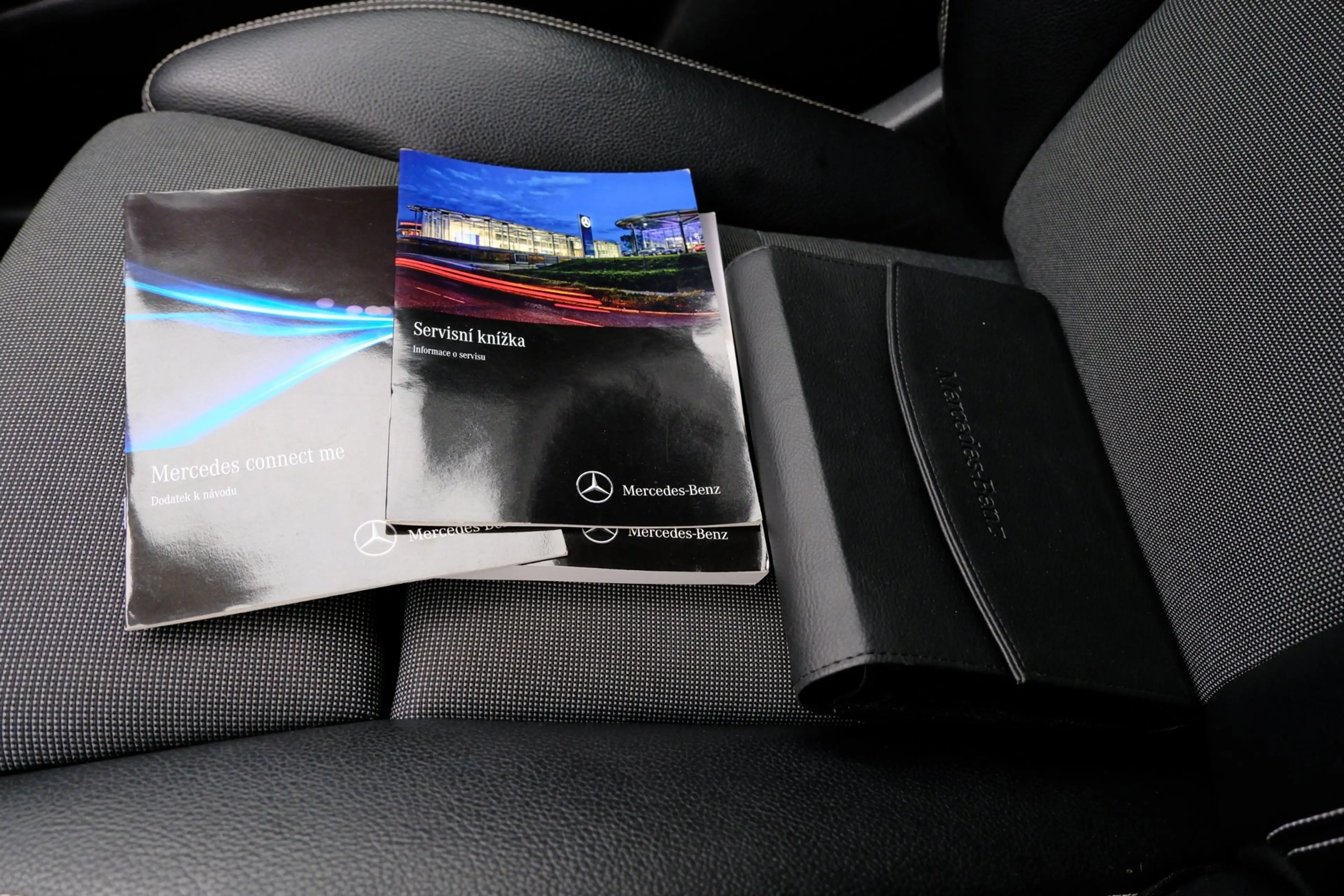 Mercedes-Benz A 180 PDC|Half Leder|Sportstoelen|18" LMV — photo 19