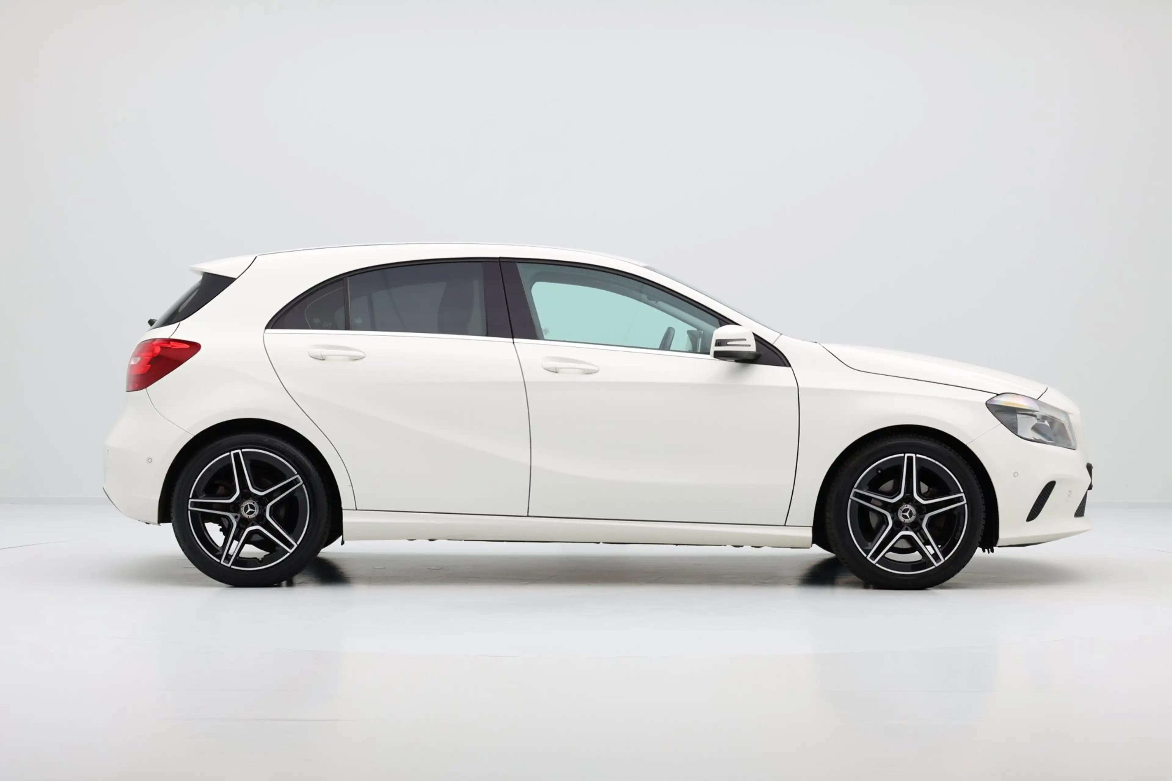 Mercedes-Benz A 180 PDC|Half Leder|Sportstoelen|18" LMV — photo 29