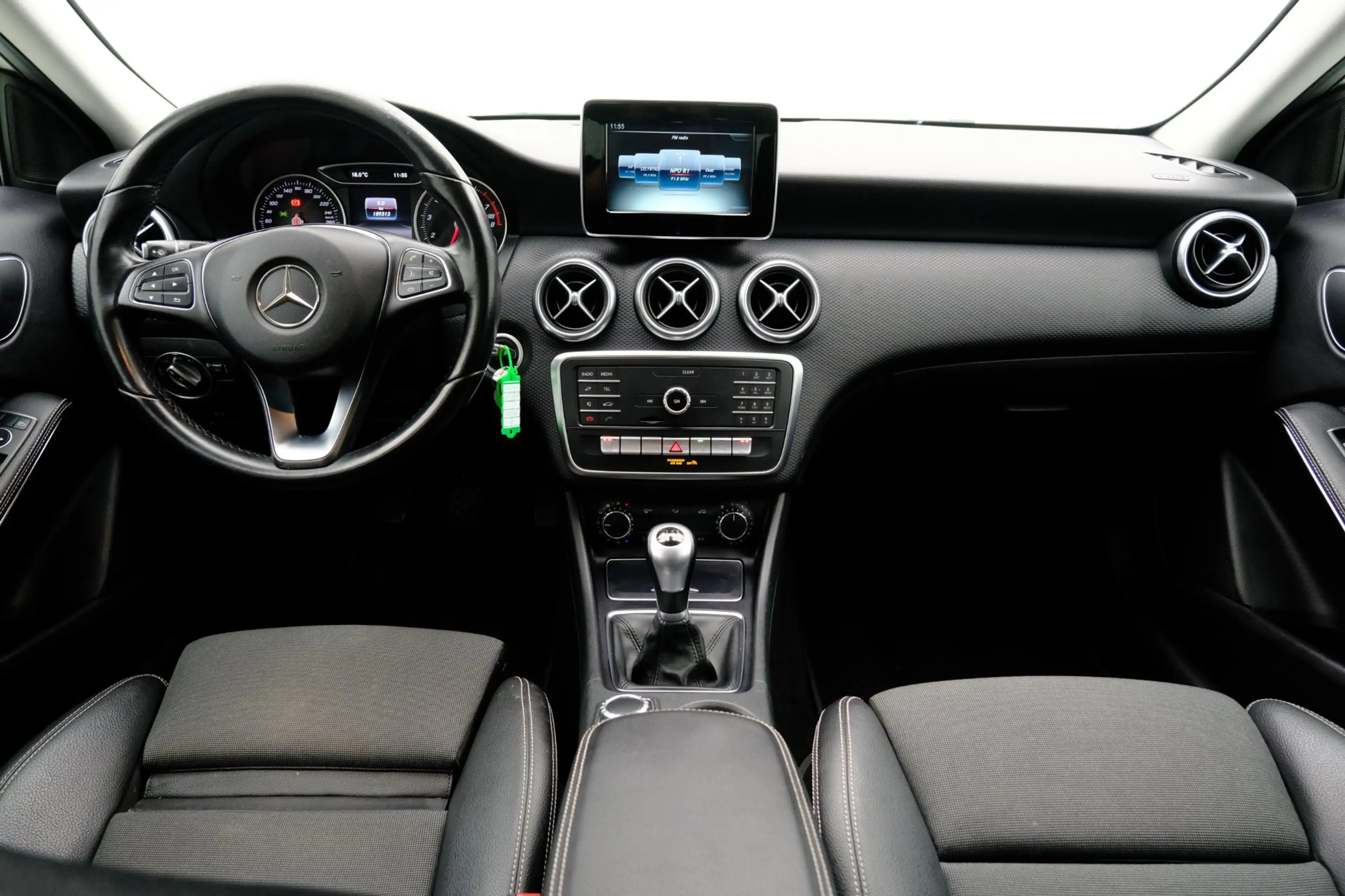Mercedes-Benz A 180 PDC|Half Leder|Sportstoelen|18" LMV — photo 5