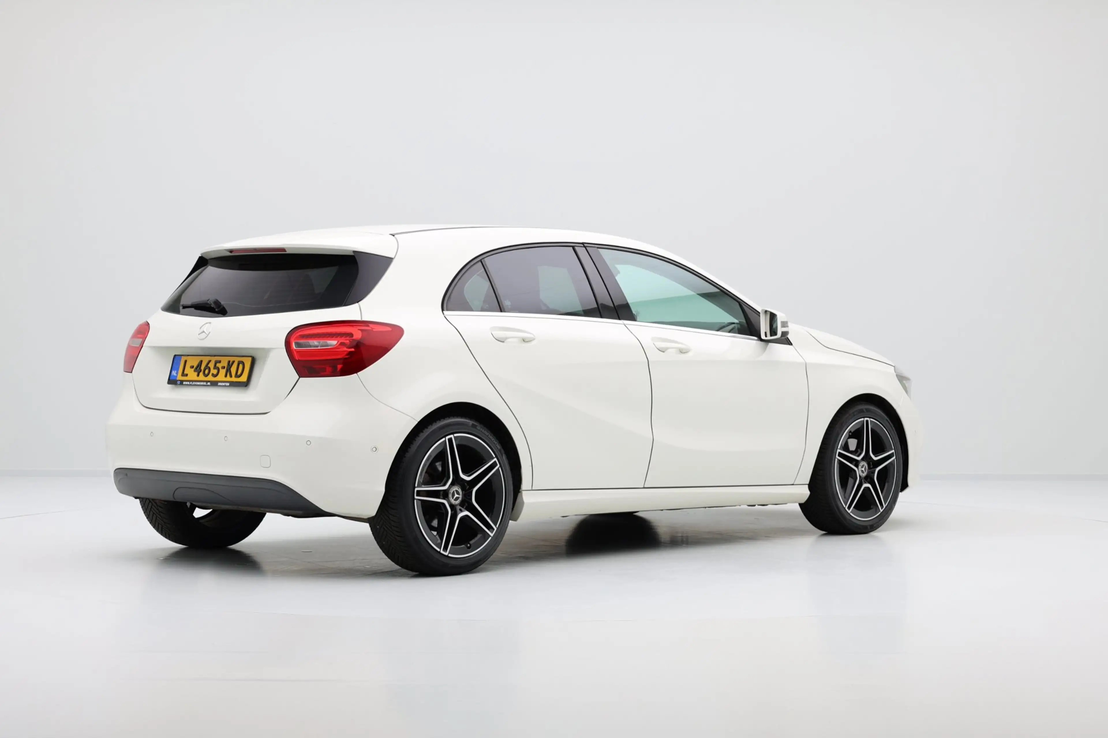 Mercedes-Benz A 180 PDC|Half Leder|Sportstoelen|18" LMV — photo 3