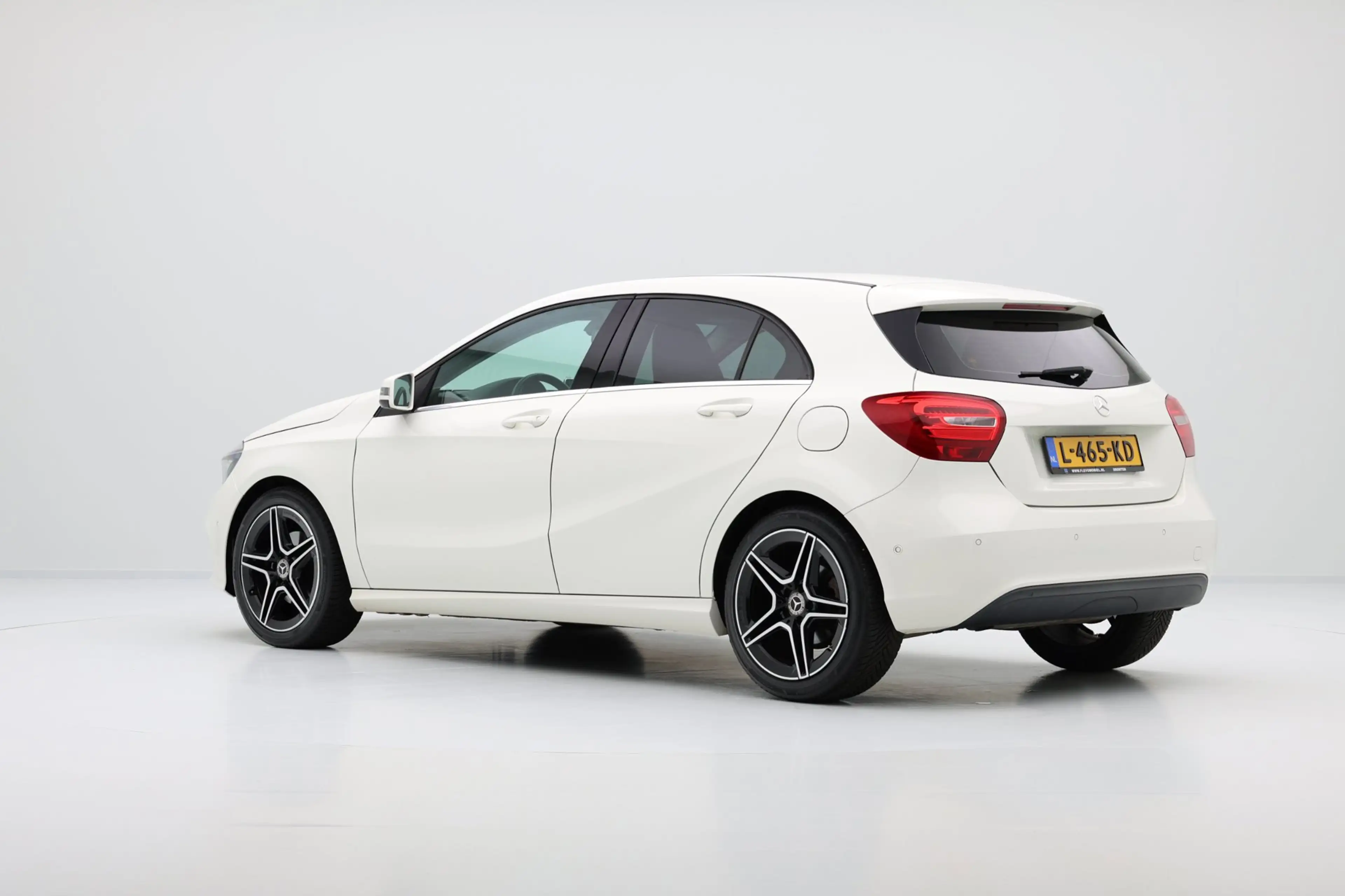 Mercedes-Benz A 180 PDC|Half Leder|Sportstoelen|18" LMV — photo 30