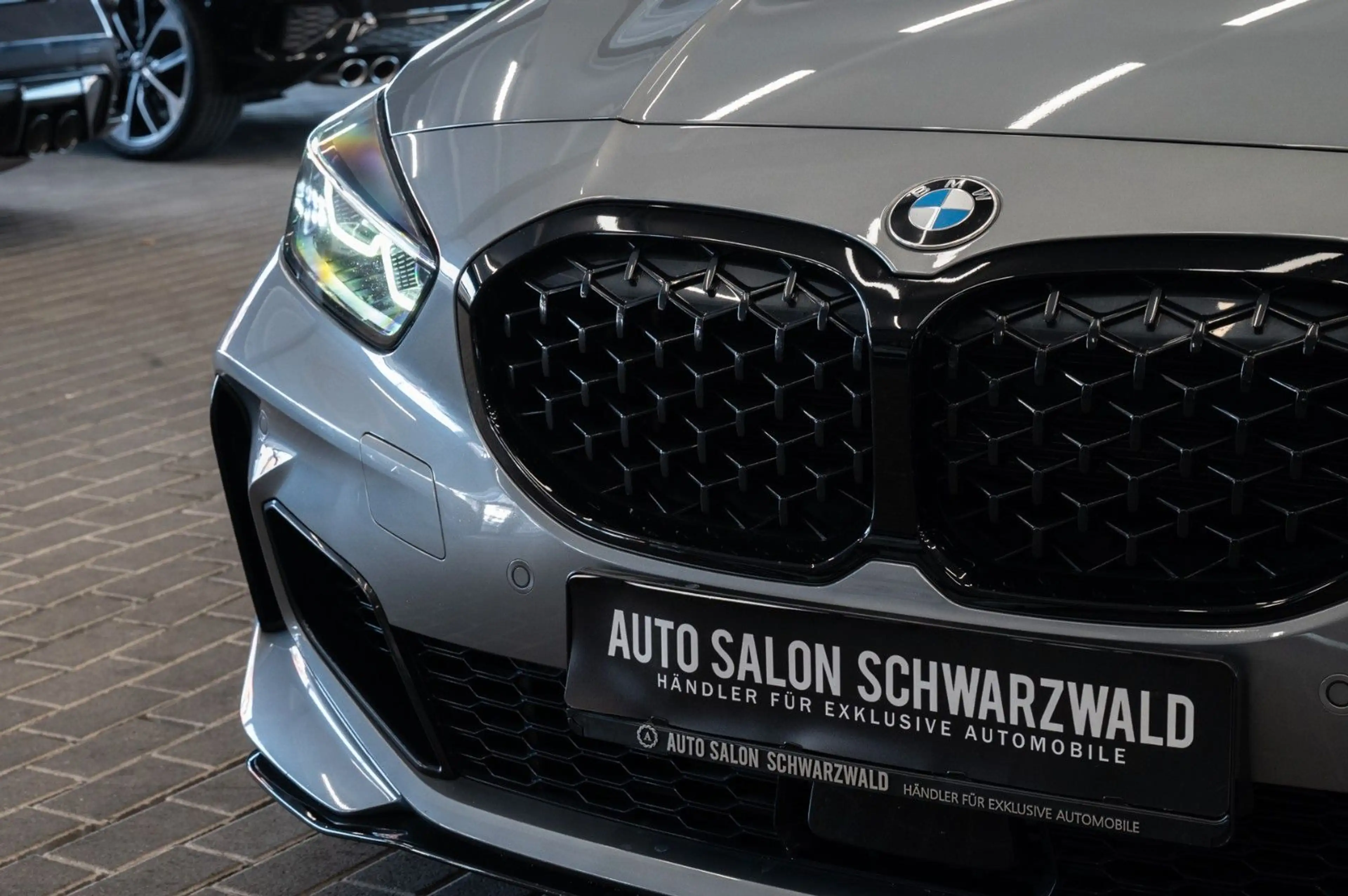 BMW 135 i xDrive|COLOR VISION|M-PERFORMANCE PAKET — photo 10