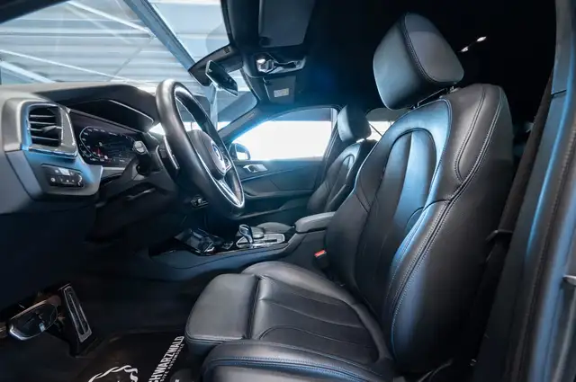 BMW 1 Series view 12