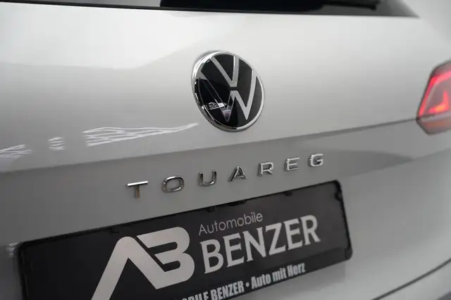 Volkswagen Touareg view 12