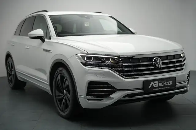 Volkswagen Touareg main image