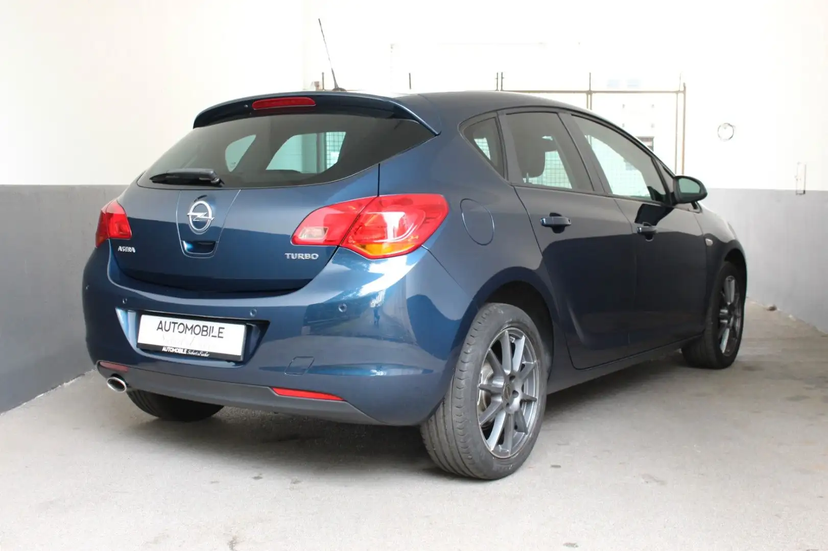 Opel Astra J 1.4Turbo Edition*Klima*PDC*VIELES NEU!* Blauw - 2