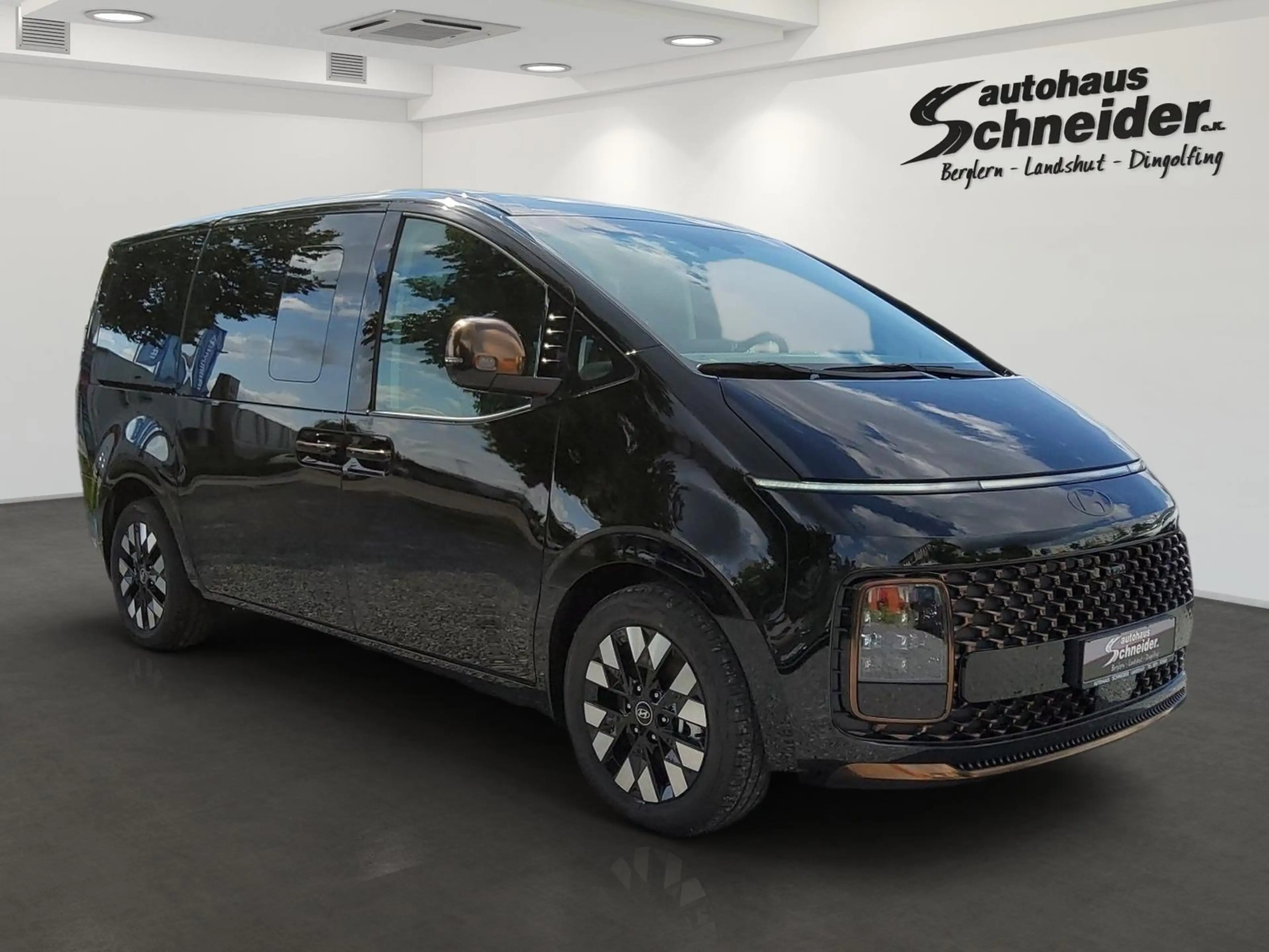 Hyundai STARIA MJ25 1.6 TGDi HEV 7-Sitzer SIGNATURE — photo 2