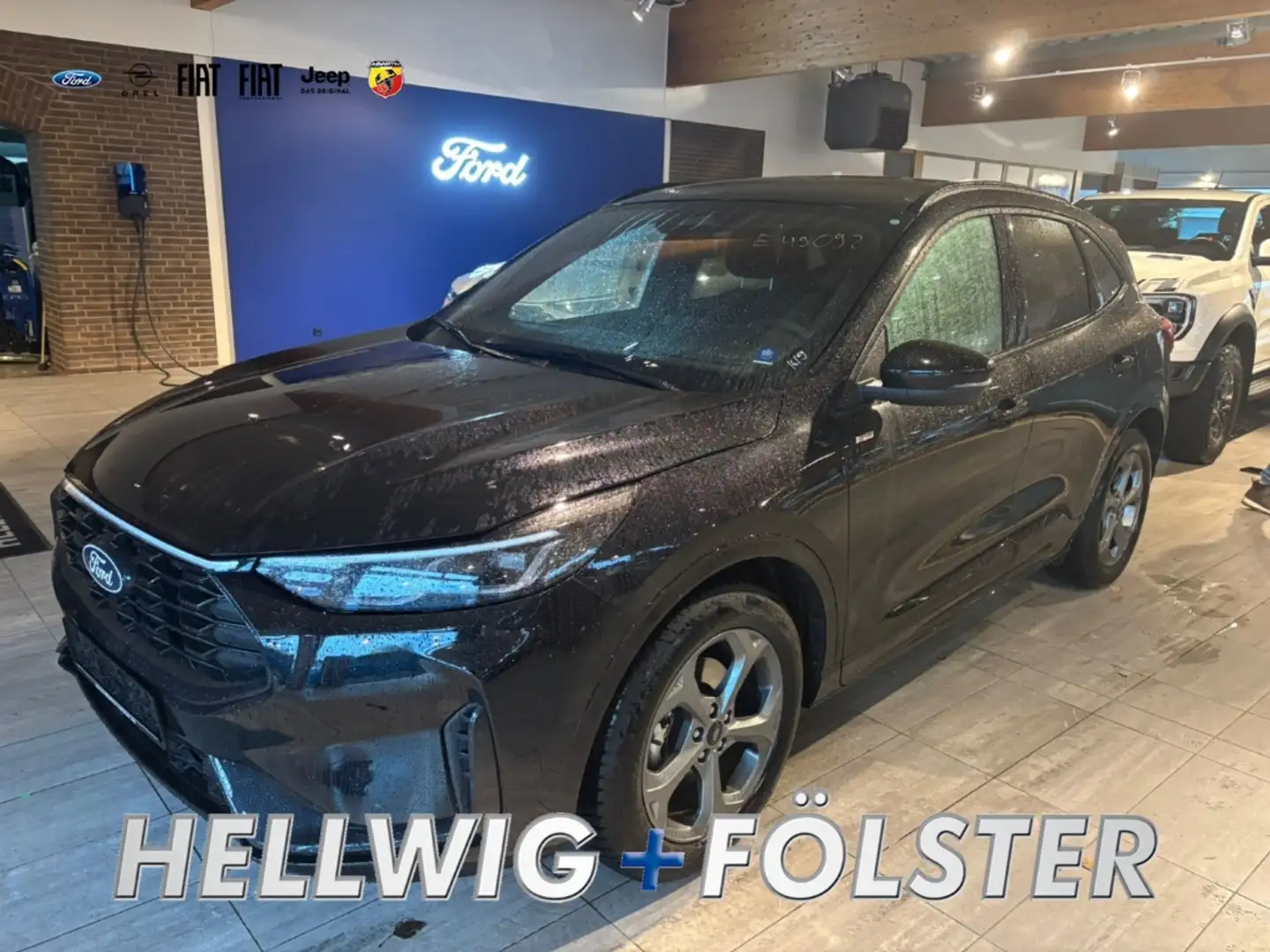 Ford Kuga ST-LINE / WINTERPAKET / PDC / RÜCKFAHRKAMERA / NAV Schwarz - 1