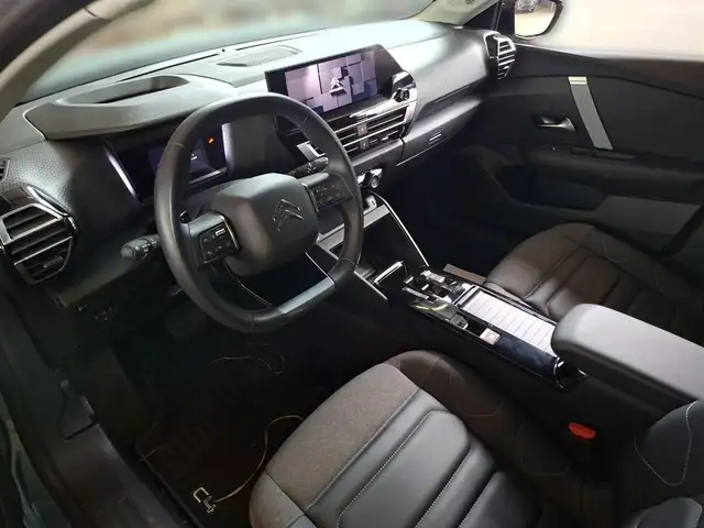 Citroen C4 view 3
