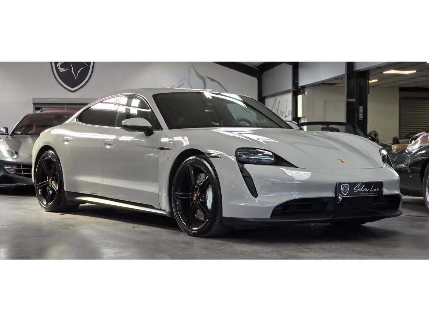 Porsche Taycan 476 93kWh BATTERIE PERFORMANCES PLUS / PACK SPORT CHRONO PLUS / SIEGES SPORT Gris - 1