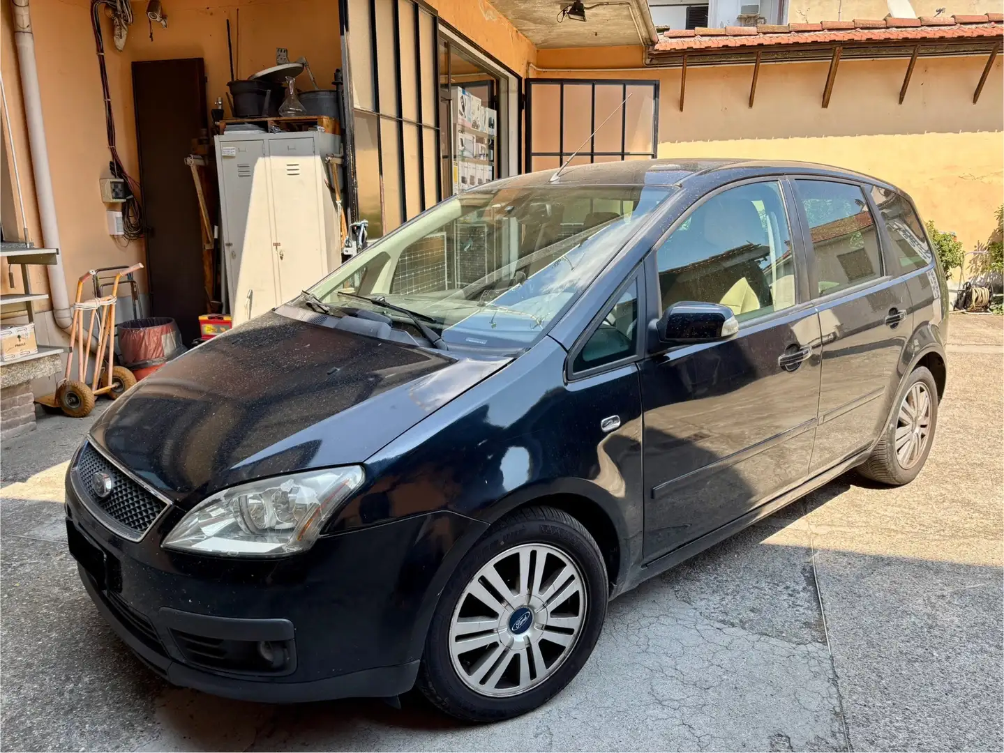 Ford Focus C-Max Ghia Schwarz - 2