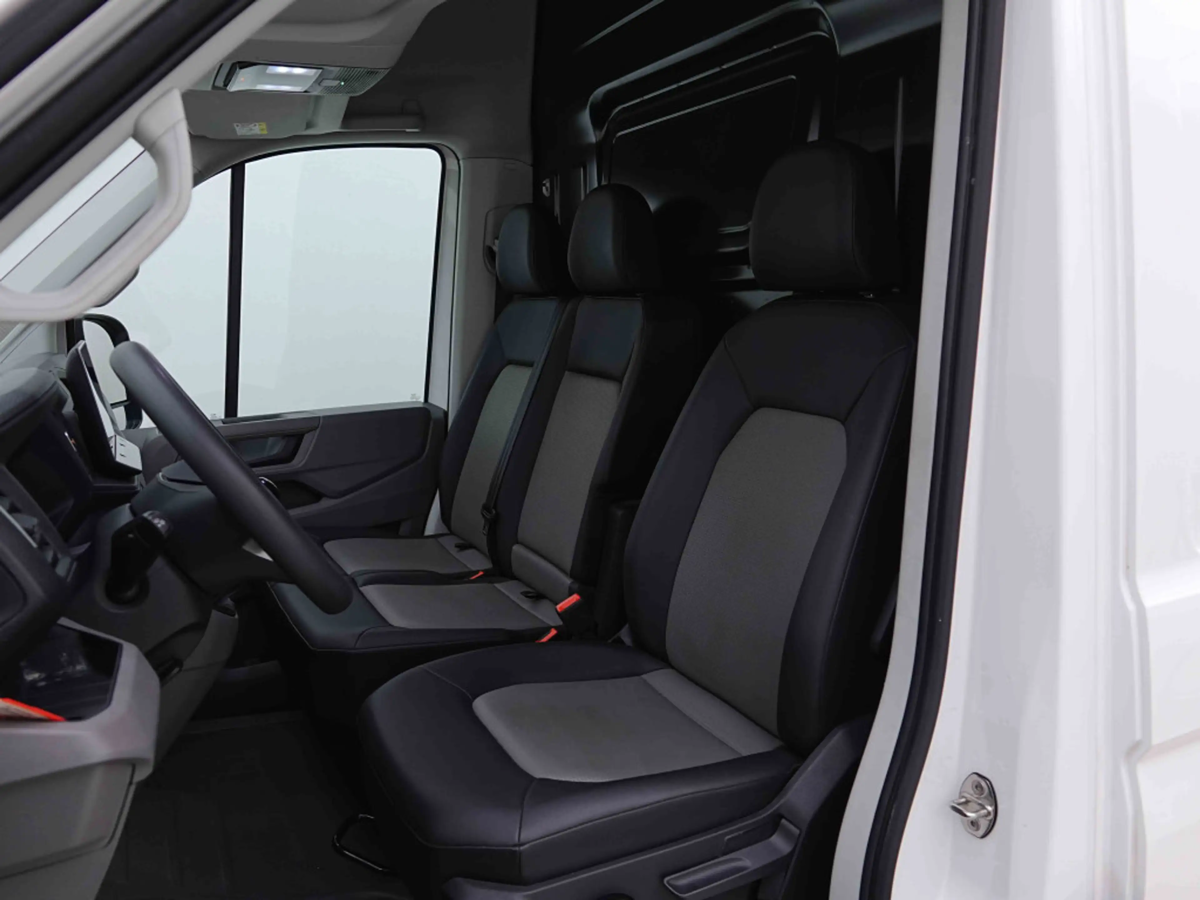 Volkswagen Crafter 2.0 TDi 140 L3H3 35T | 3pl | Carplay | Cargo Lining — photo 8