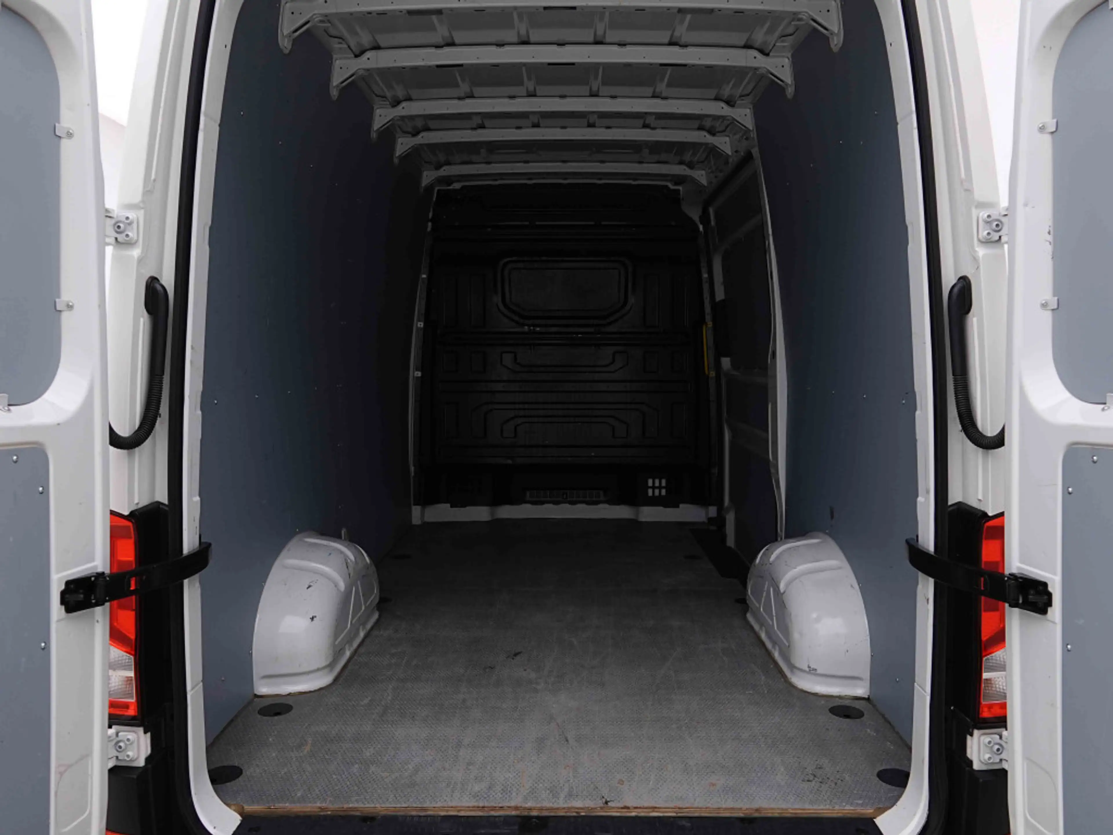 Volkswagen Crafter 2.0 TDi 140 L3H3 35T | 3pl | Carplay | Cargo Lining — photo 6