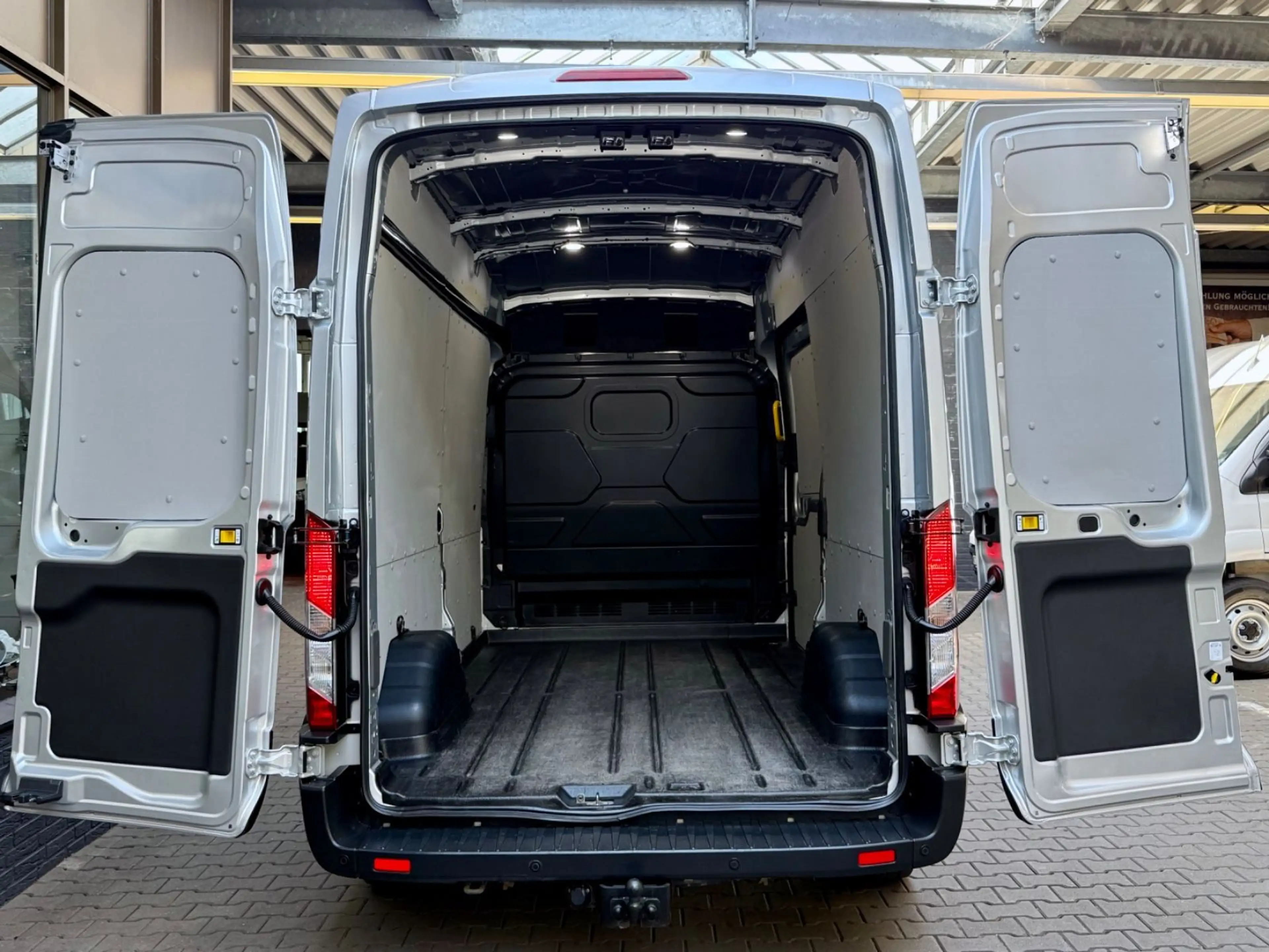 Ford Transit 2.0 D L3H3 KLIMA AHK PDC CAM TEMPOMAT — photo 11