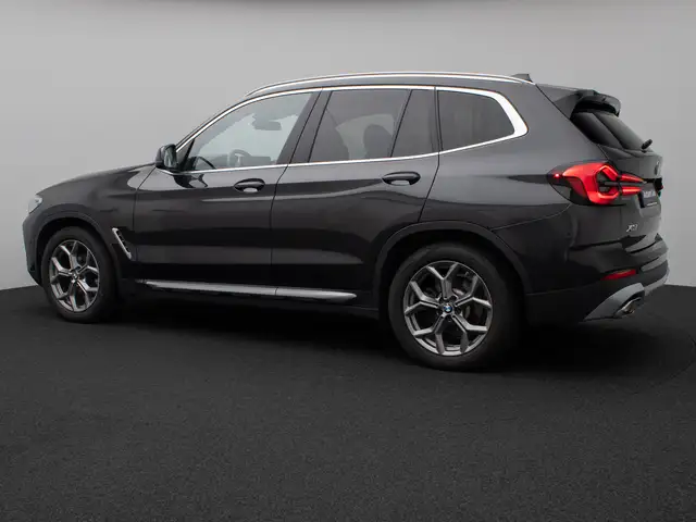 BMW X3 view 10