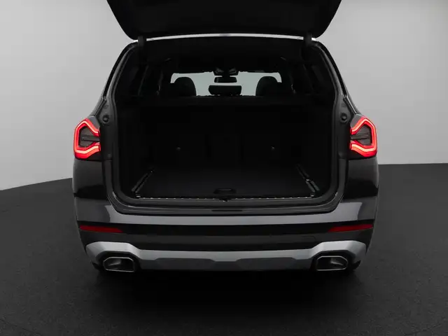 BMW X3 view 13