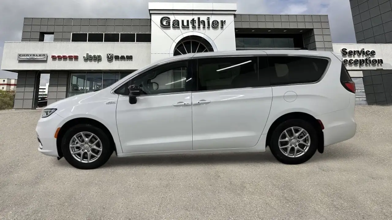 Chrysler Pacifica снимка Chrysler Pacifica