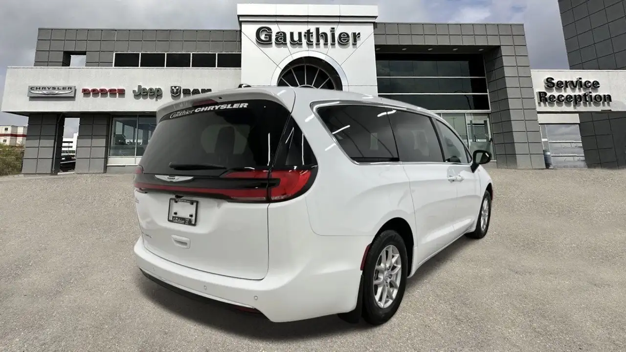 Chrysler Pacifica снимка Chrysler Pacifica
