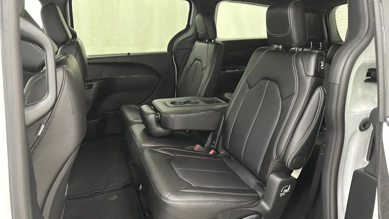 Chrysler Pacifica снимка Chrysler Pacifica