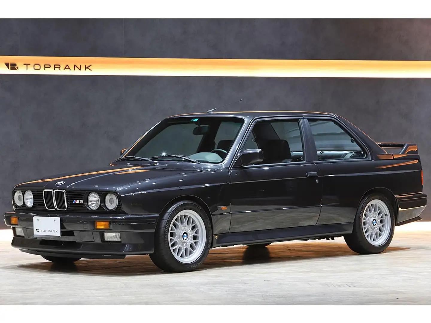 BMW M3 2.3 Чорний - 1