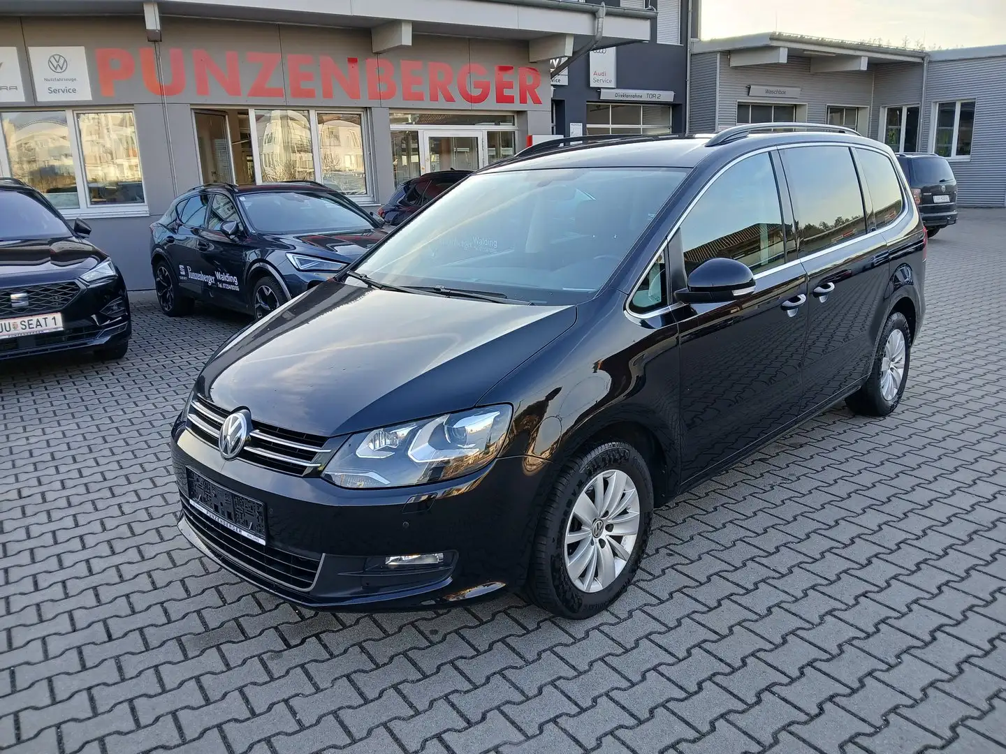 Volkswagen Sharan Business TDI SCR Zwart - 1