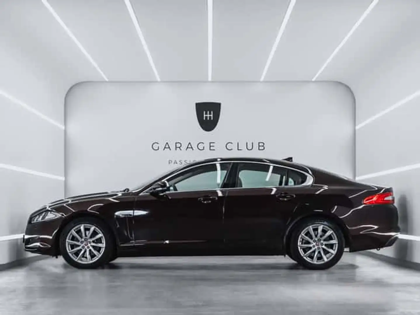 Jaguar XF Sportbrake 2.2 Diesel Luxury Aut. - 2