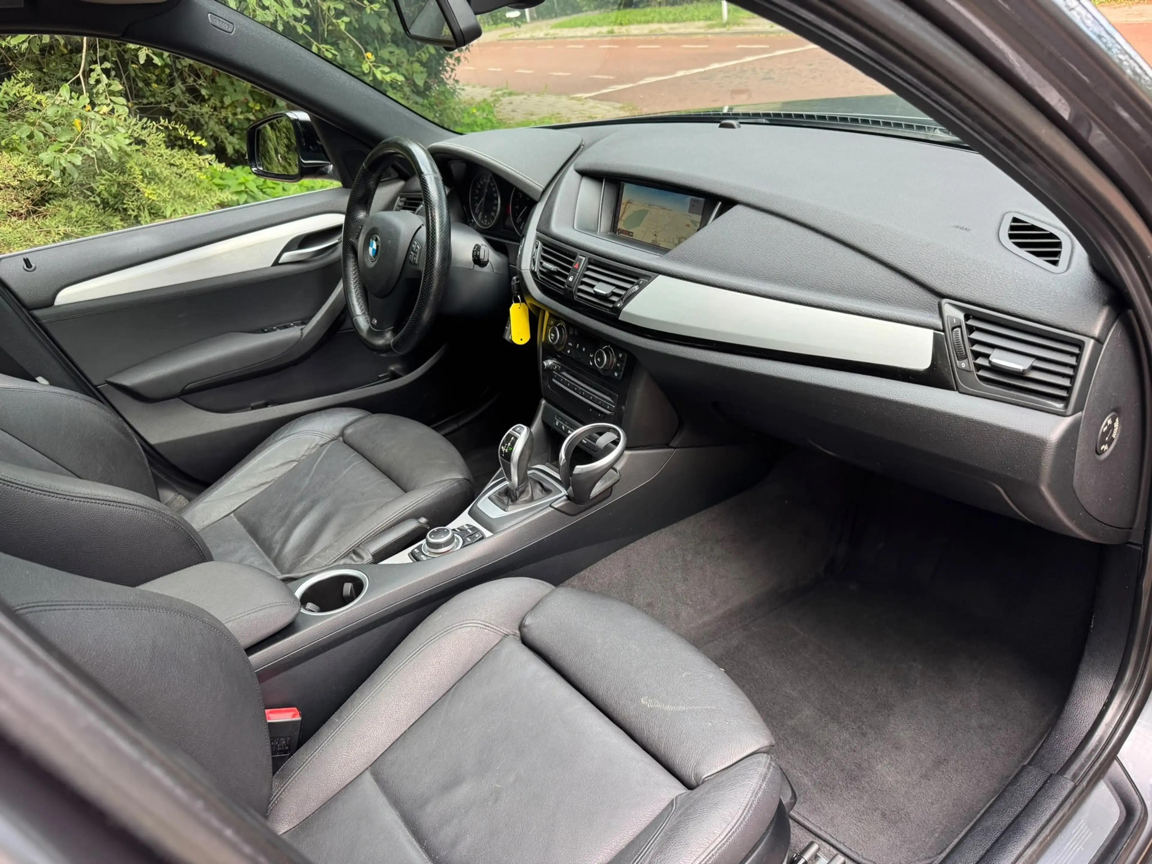 BMW X1 SDrive20i High Executive / Navi / Pano / Xenon / L — photo 12