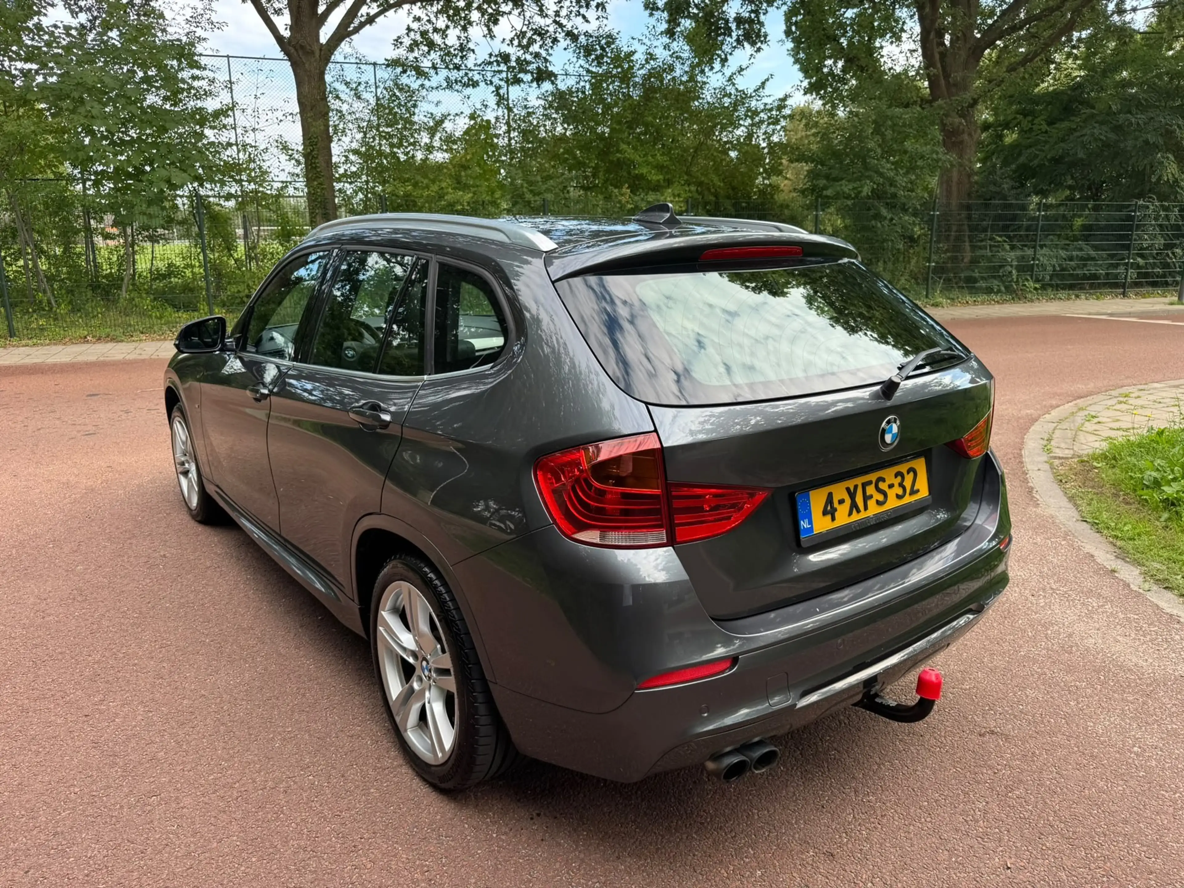 BMW X1 SDrive20i High Executive / Navi / Pano / Xenon / L — photo 4