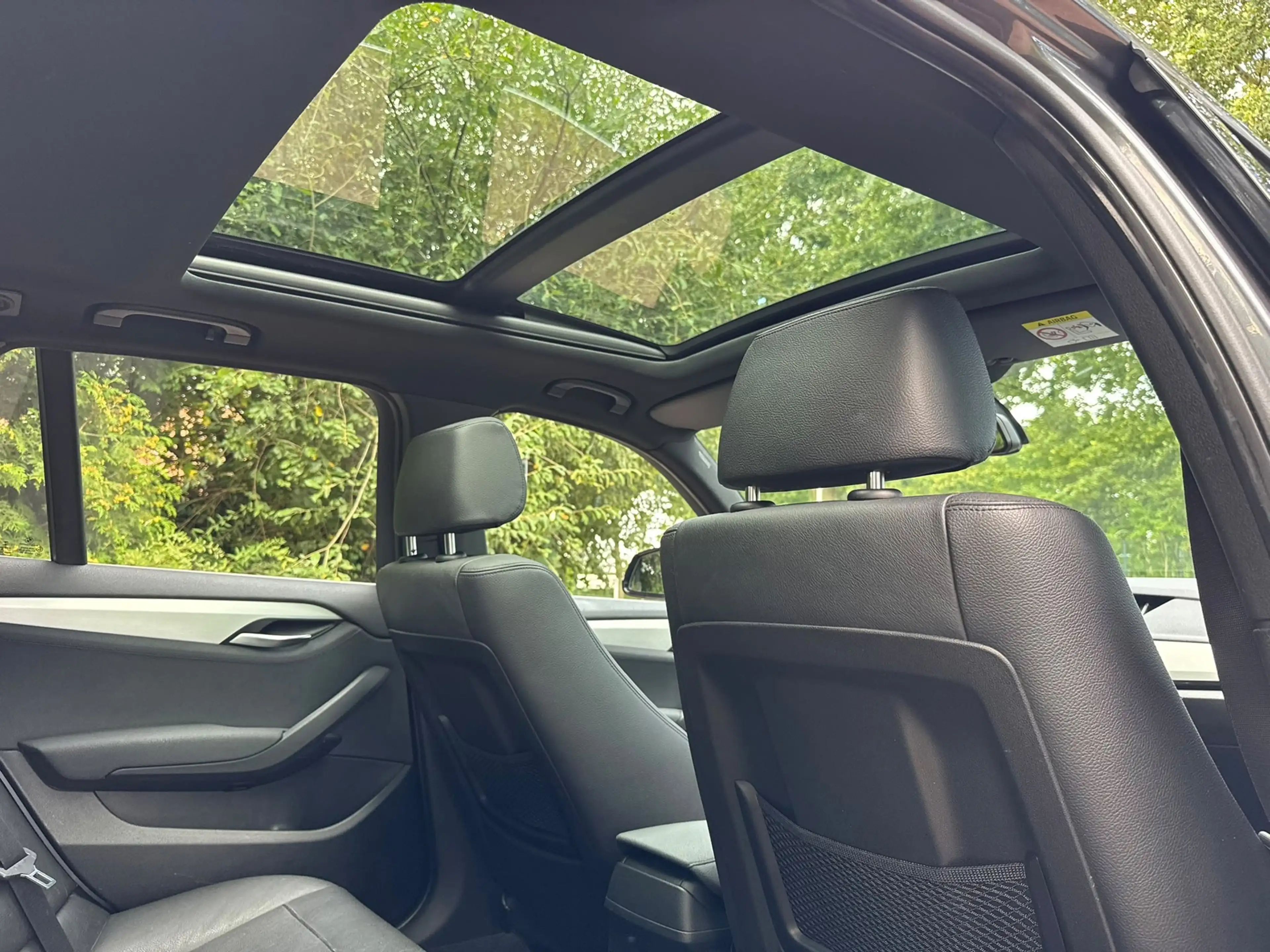 BMW X1 SDrive20i High Executive / Navi / Pano / Xenon / L — photo 14