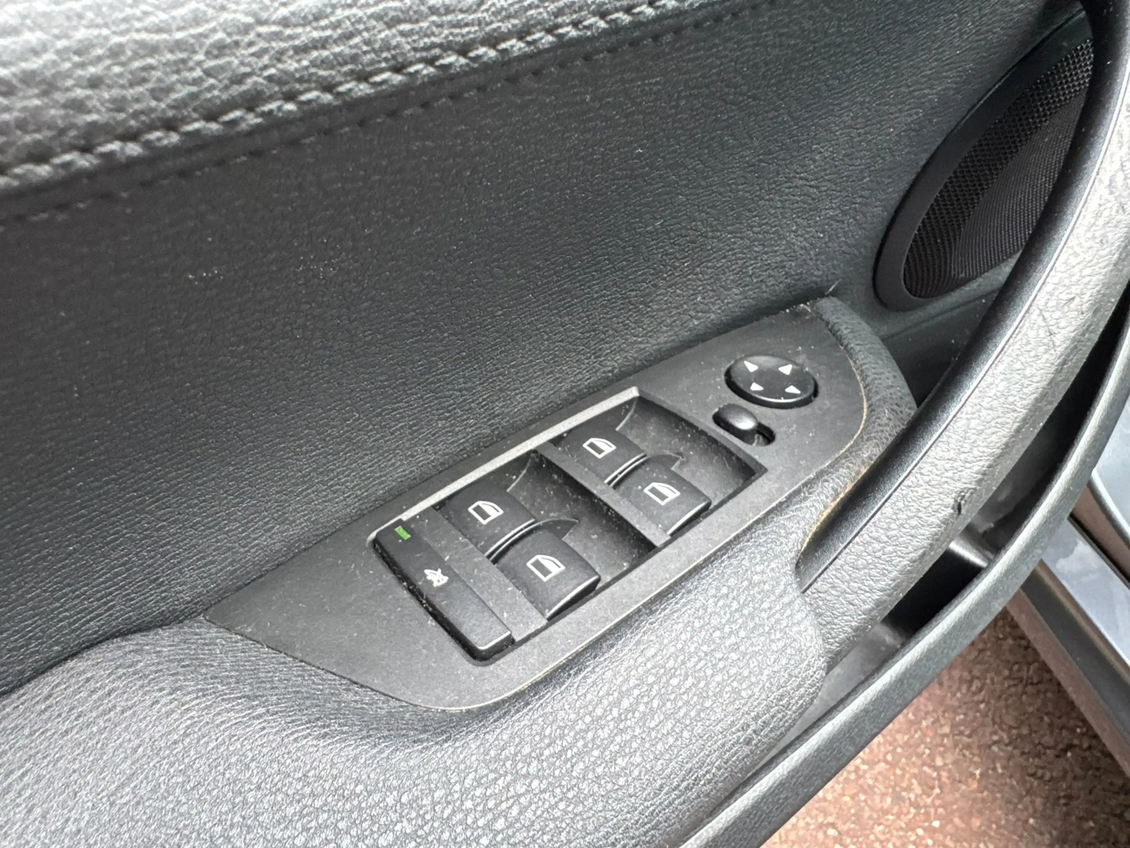 BMW X1 SDrive20i High Executive / Navi / Pano / Xenon / L — photo 16