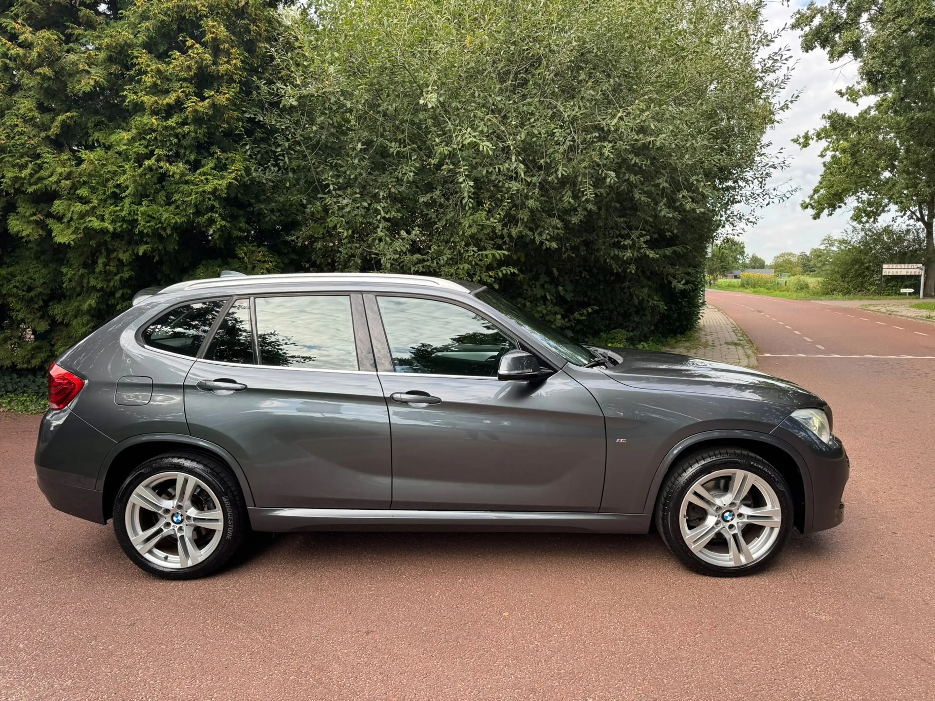 BMW X1 SDrive20i High Executive / Navi / Pano / Xenon / L — photo 8