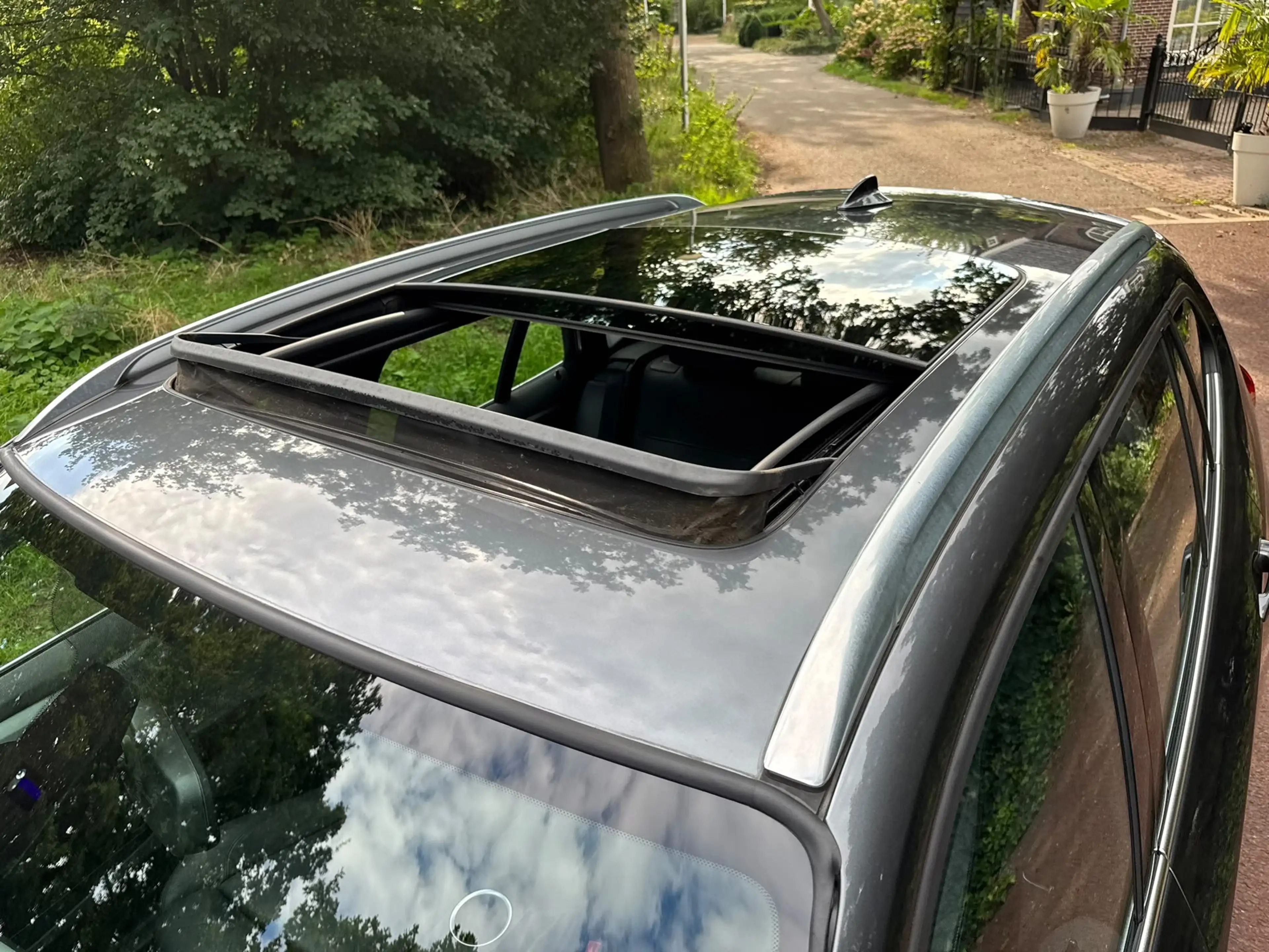 BMW X1 SDrive20i High Executive / Navi / Pano / Xenon / L — photo 19