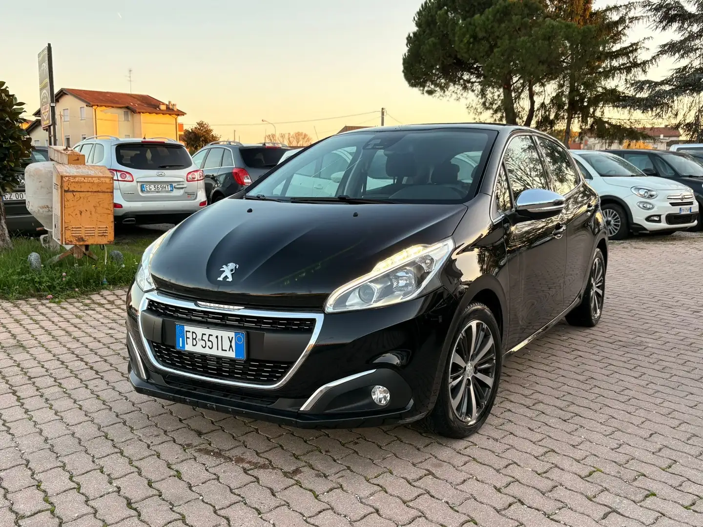 Peugeot 208 5p 1.2 puretech Allure E6 - 1