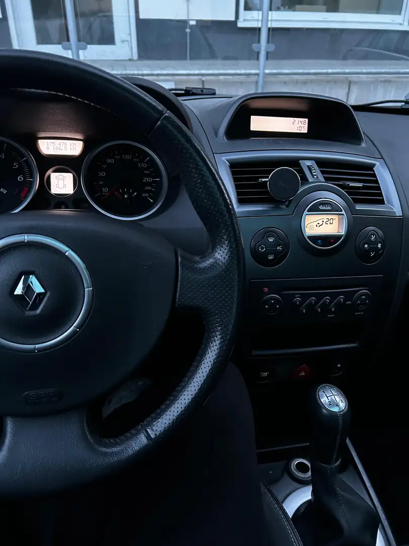 Renault Megane 1.6 Coupe-Cabriolet Exception Schwarz - 2