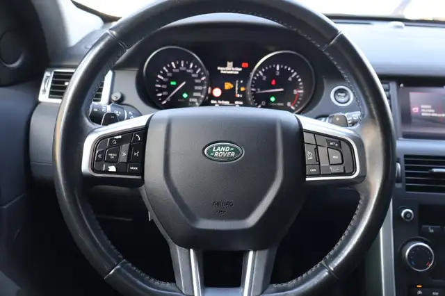 Land Rover Discovery view 14