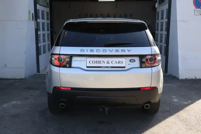 Land Rover Discovery view 7