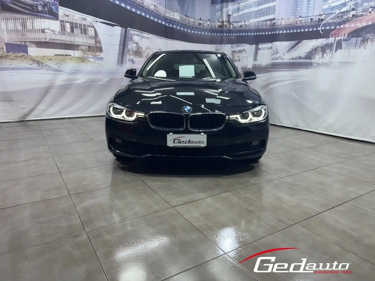 BMW 316 d Touring Luxury AUT. NAVI FULL-LED Nero - 1