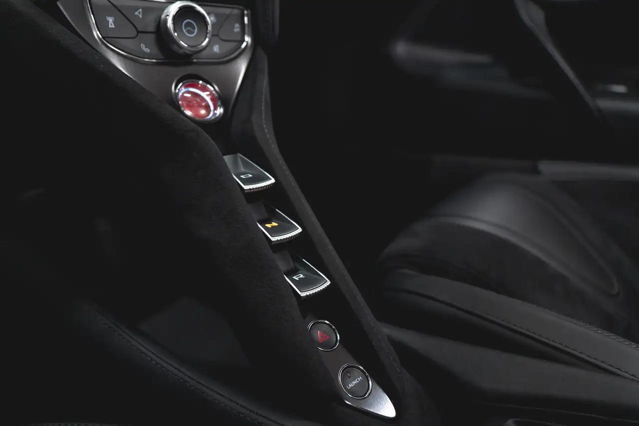 McLaren 720S снимка McLaren 720S