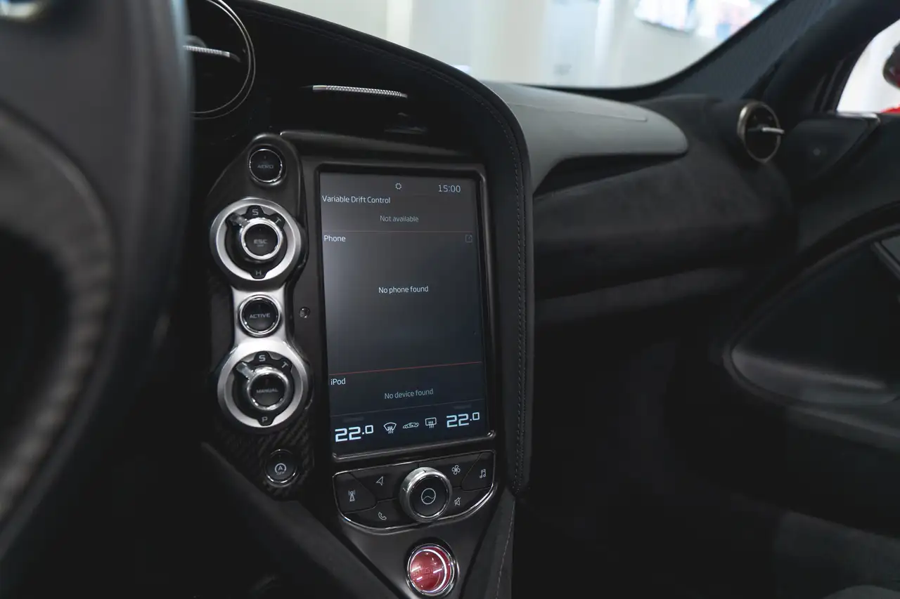 McLaren 720S снимка McLaren 720S